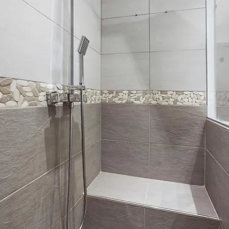 Joli 30m² Piscine Parking Saint-Raphaël