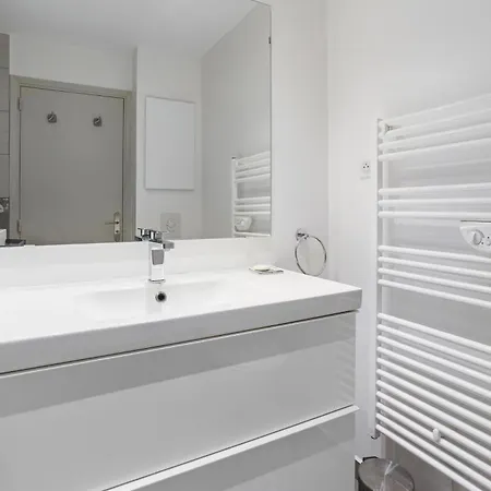 Joli 30m² Piscine Parking Apartament Saint-Raphaël